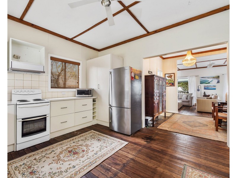 9 Pacific Street, Crescent Head NSW 2440