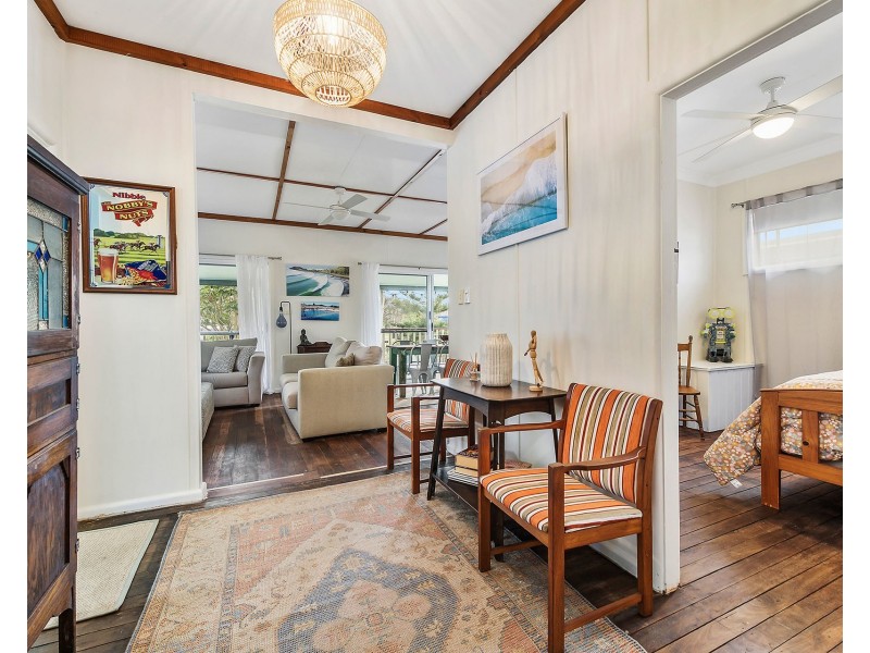 9 Pacific Street, Crescent Head NSW 2440