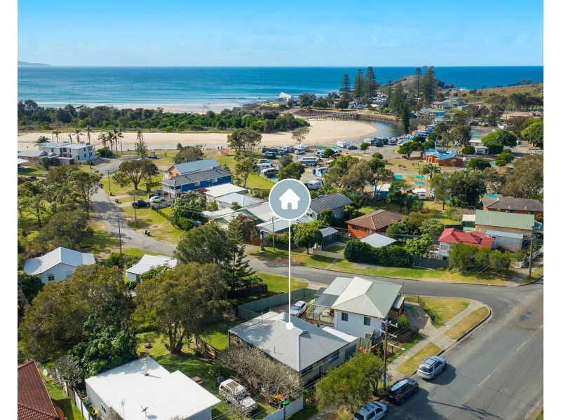 9 Pacific Street, Crescent Head NSW 2440