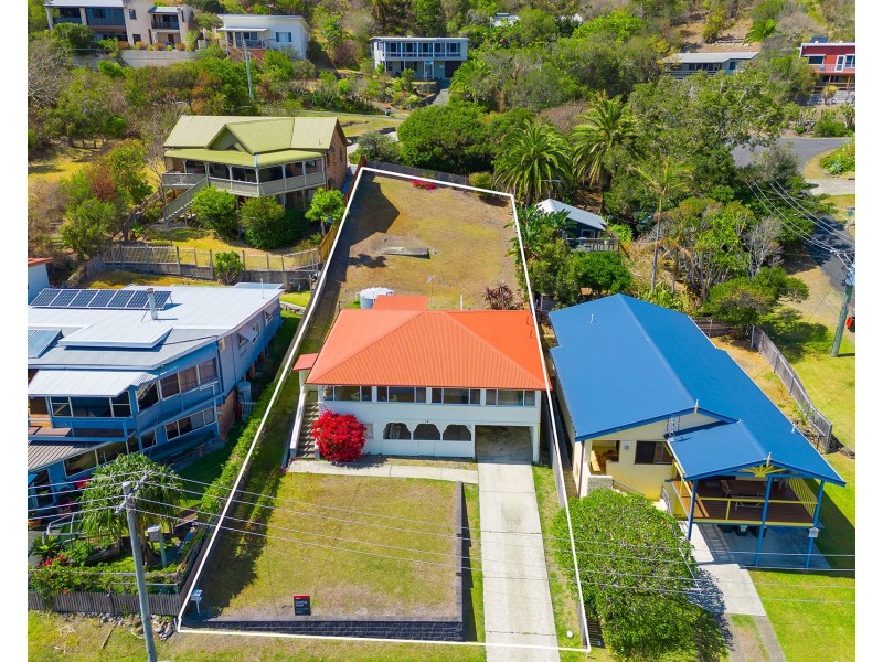 18 Stewart Street, Crescent Head NSW 2440