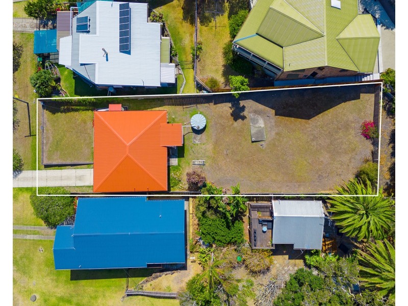 18 Stewart Street, Crescent Head NSW 2440