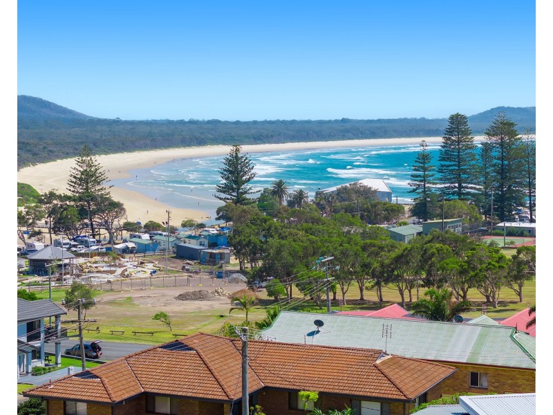 18 Stewart Street, Crescent Head NSW 2440