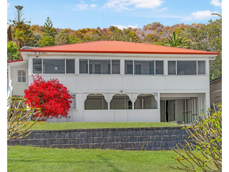 18 Stewart Street, Crescent Head NSW 2440