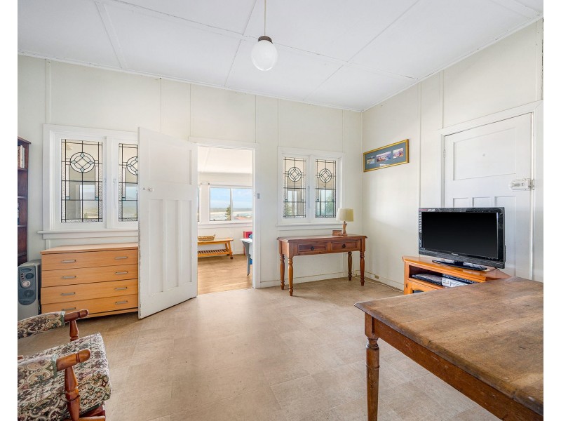 18 Stewart Street, Crescent Head NSW 2440