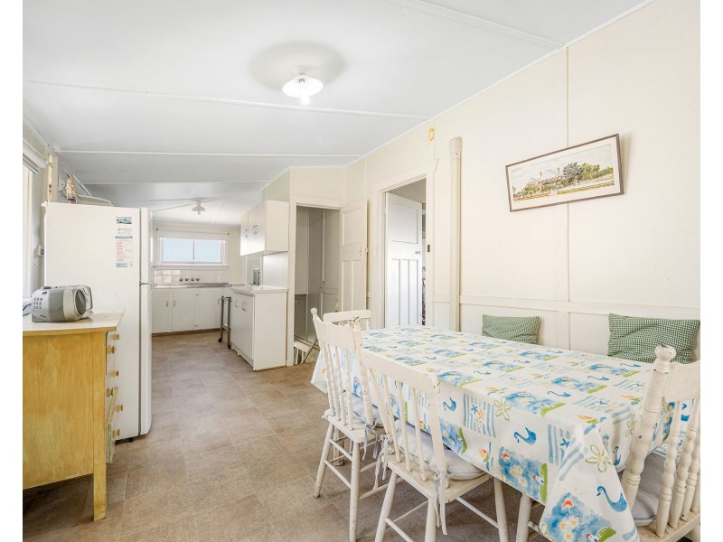 18 Stewart Street, Crescent Head NSW 2440