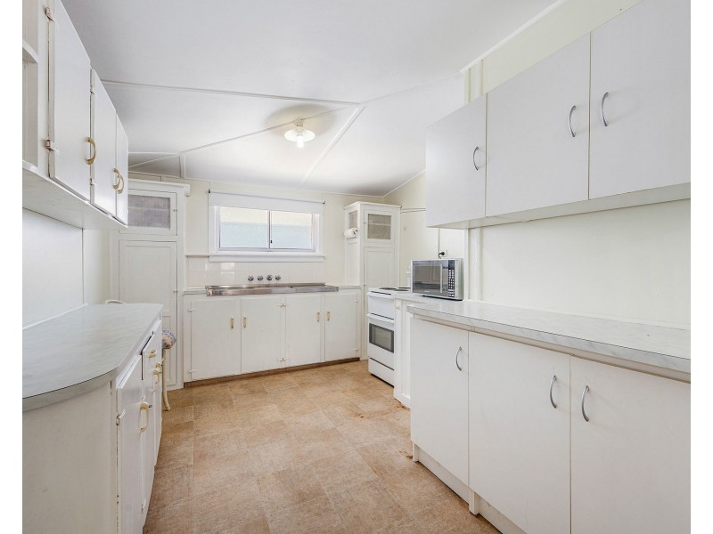 18 Stewart Street, Crescent Head NSW 2440