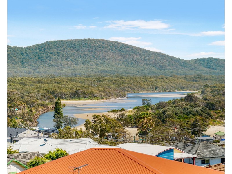 18 Stewart Street, Crescent Head NSW 2440