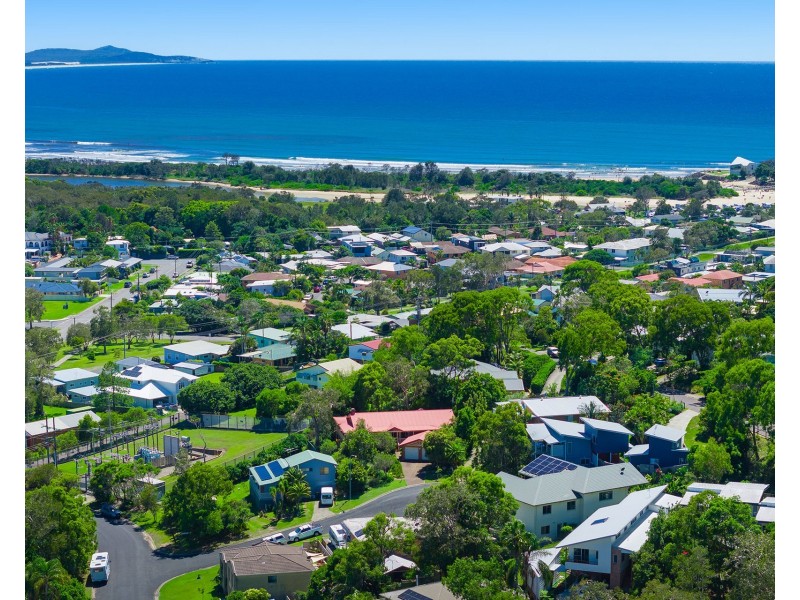 5 William Bailey Place, Crescent Head NSW 2440