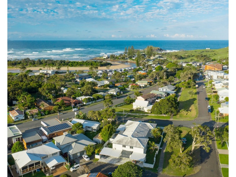 2/1 Main Street, Crescent Head NSW 2440