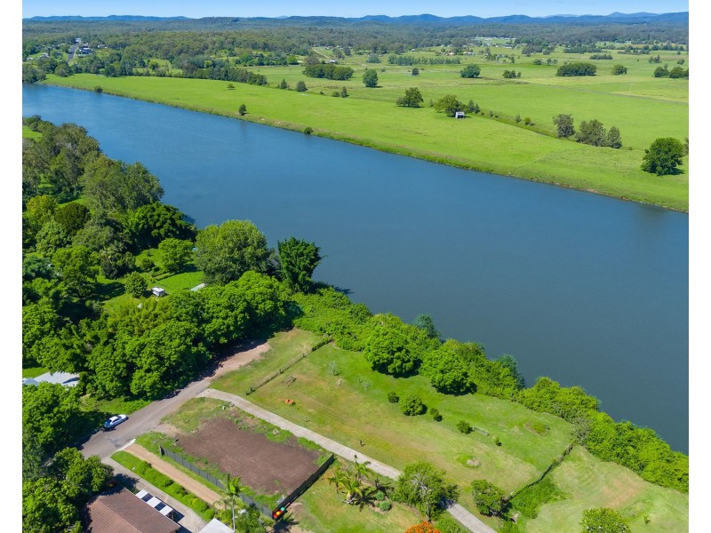 4 Wide Street, West Kempsey NSW 2440