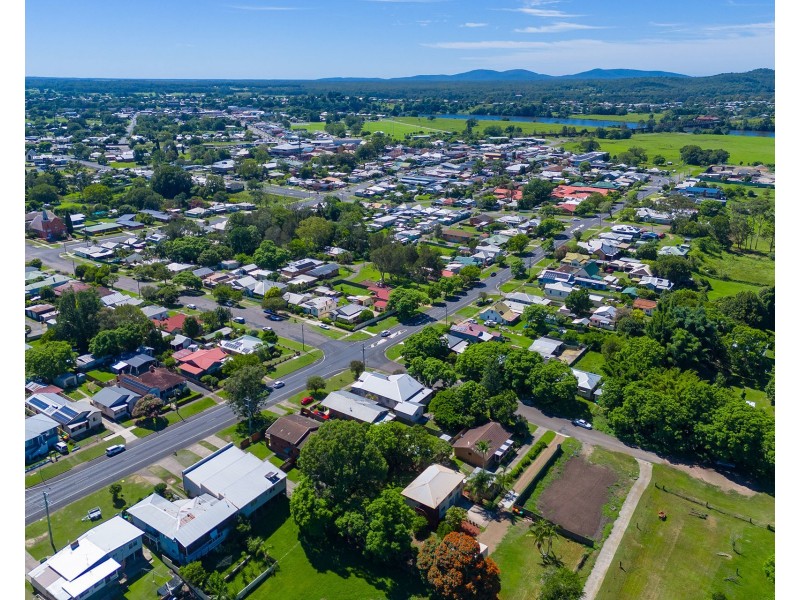 4 Wide Street, West Kempsey NSW 2440