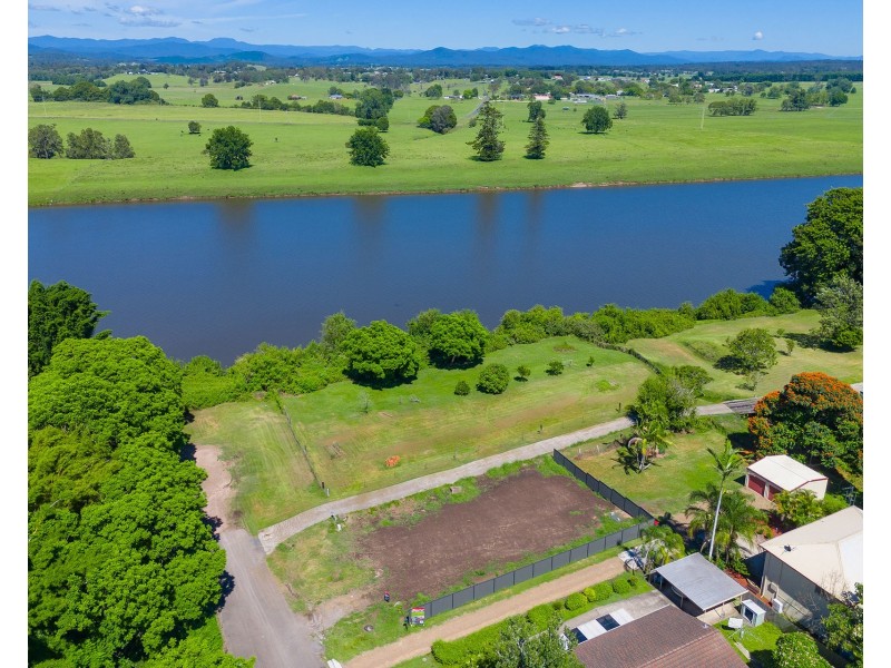 4 Wide Street, West Kempsey NSW 2440
