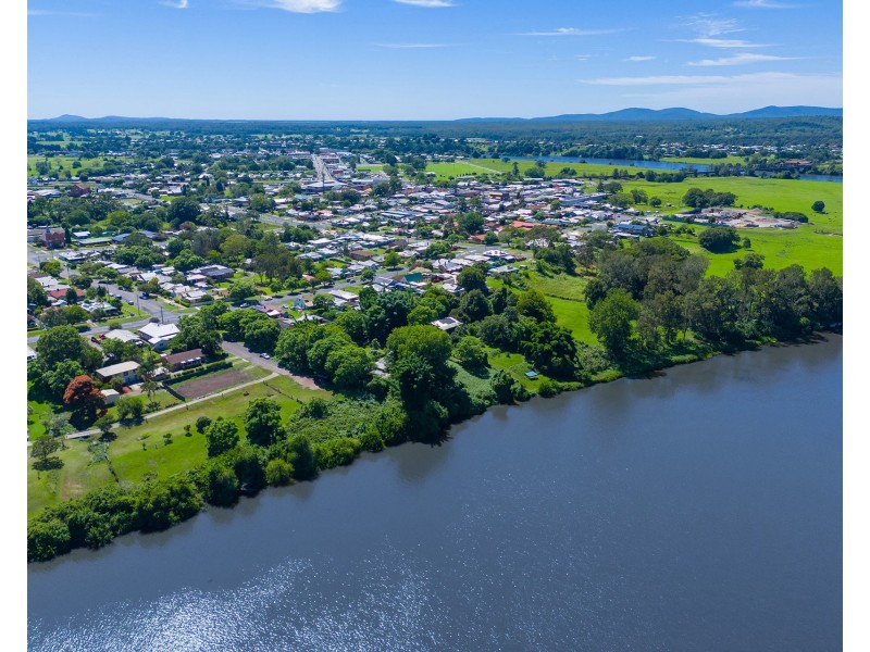 4 Wide Street, West Kempsey NSW 2440
