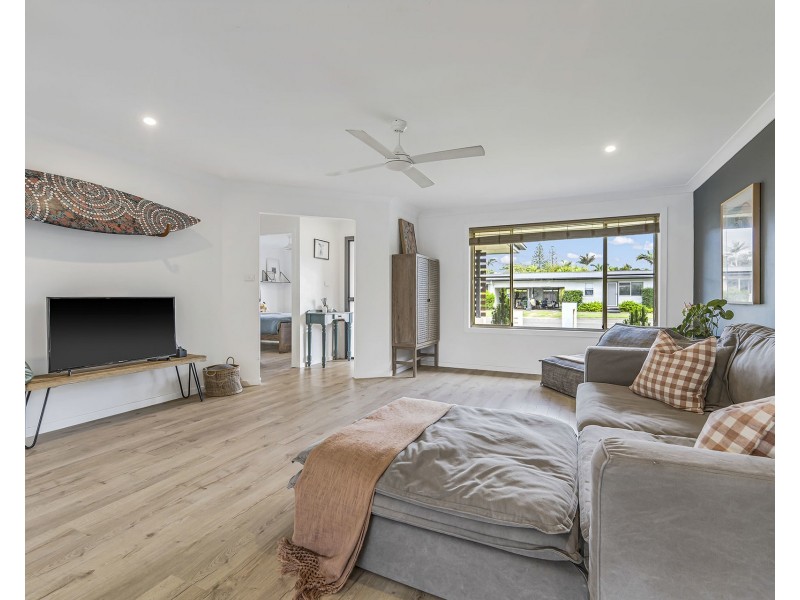 2B Baker Drive, Crescent Head NSW 2440