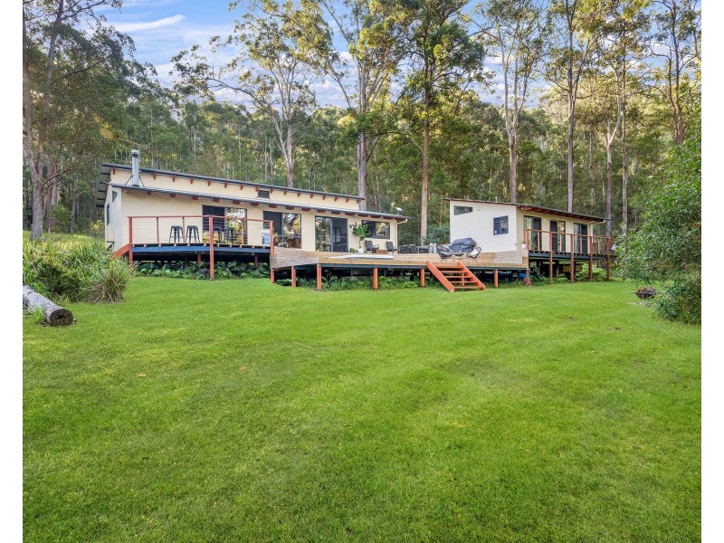 51 Neville Morton Drive, Crescent Head NSW 2440