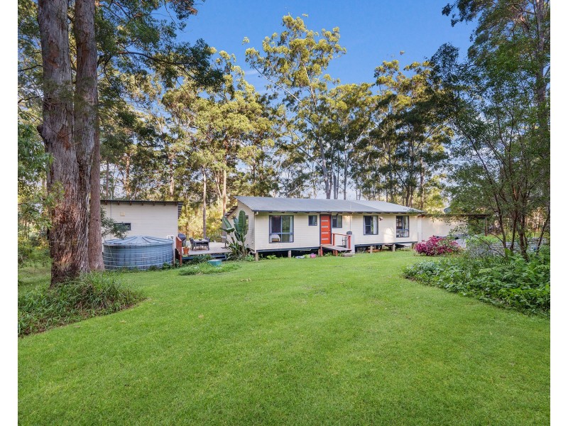 51 Neville Morton Drive, Crescent Head NSW 2440