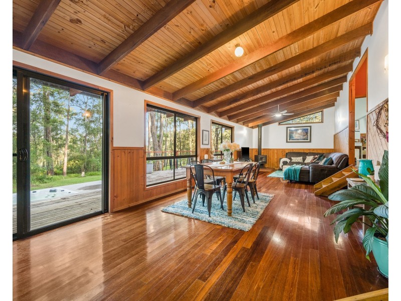 51 Neville Morton Drive, Crescent Head NSW 2440