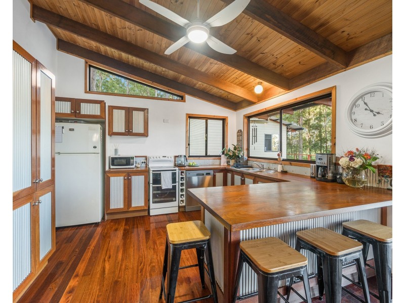 51 Neville Morton Drive, Crescent Head NSW 2440