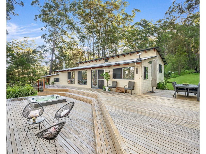 51 Neville Morton Drive, Crescent Head NSW 2440