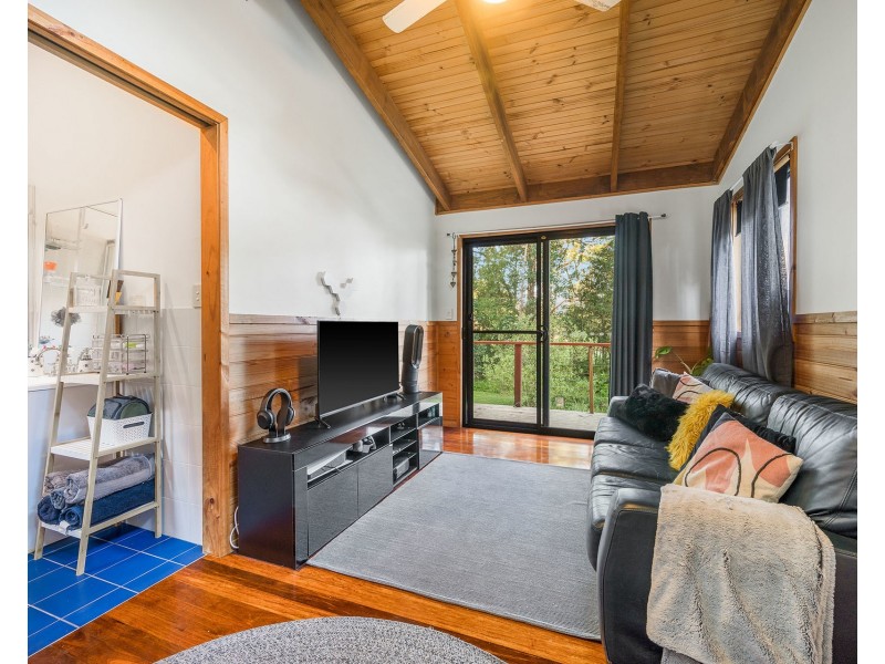 51 Neville Morton Drive, Crescent Head NSW 2440