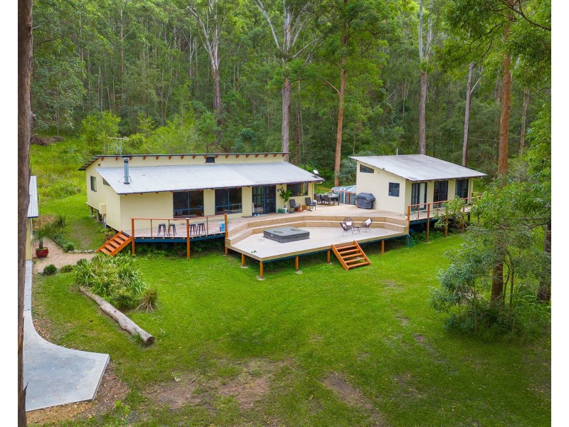 51 Neville Morton Drive, Crescent Head NSW 2440