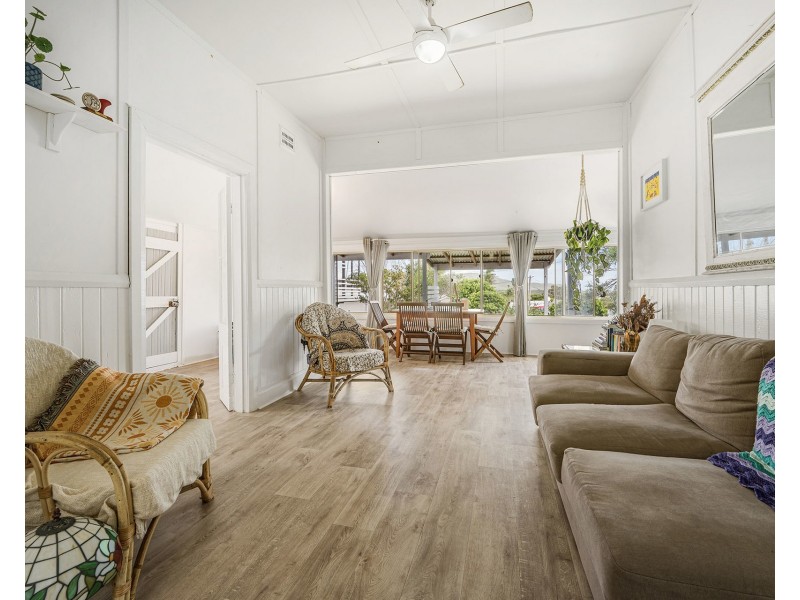 14 May Street, Crescent Head NSW 2440