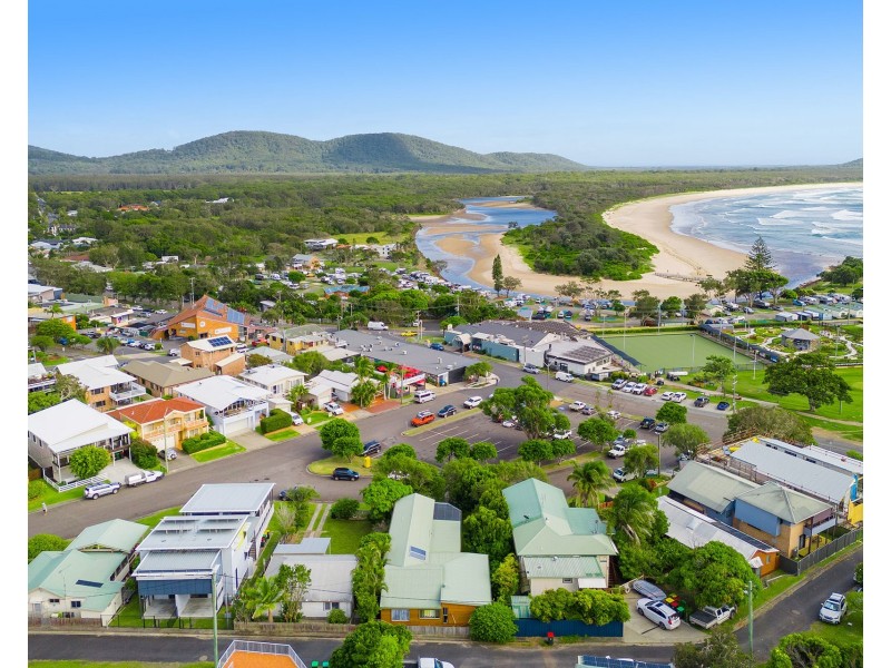 14 May Street, Crescent Head NSW 2440