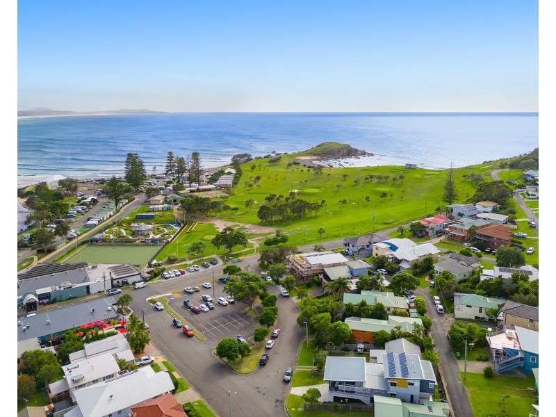 14 May Street, Crescent Head NSW 2440
