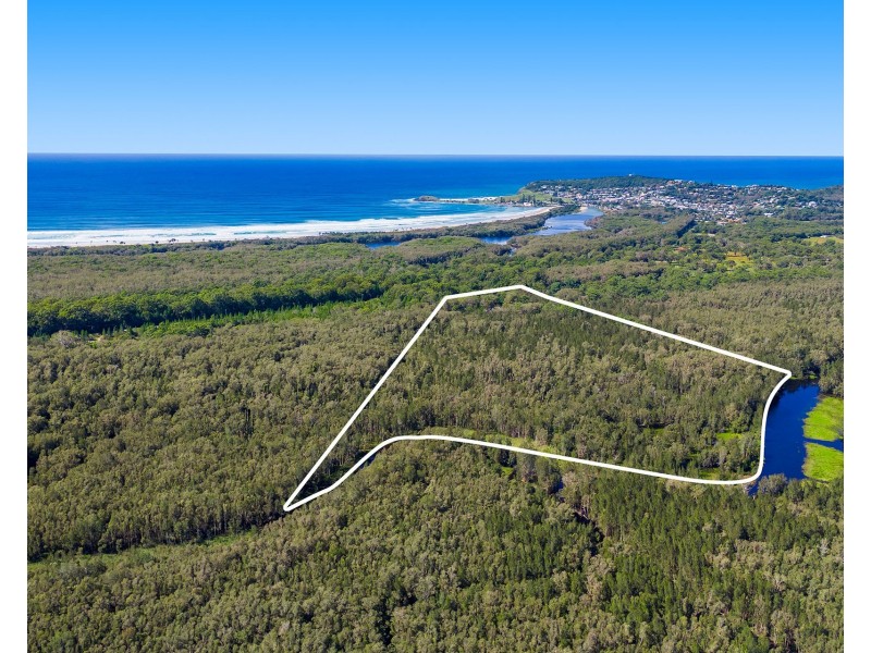 175 Loftus Road, Crescent Head NSW 2440