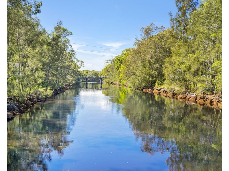 175 Loftus Road, Crescent Head NSW 2440