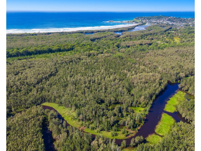 175 Loftus Road, Crescent Head NSW 2440