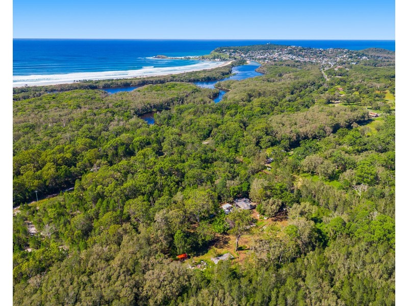 175 Loftus Road, Crescent Head NSW 2440
