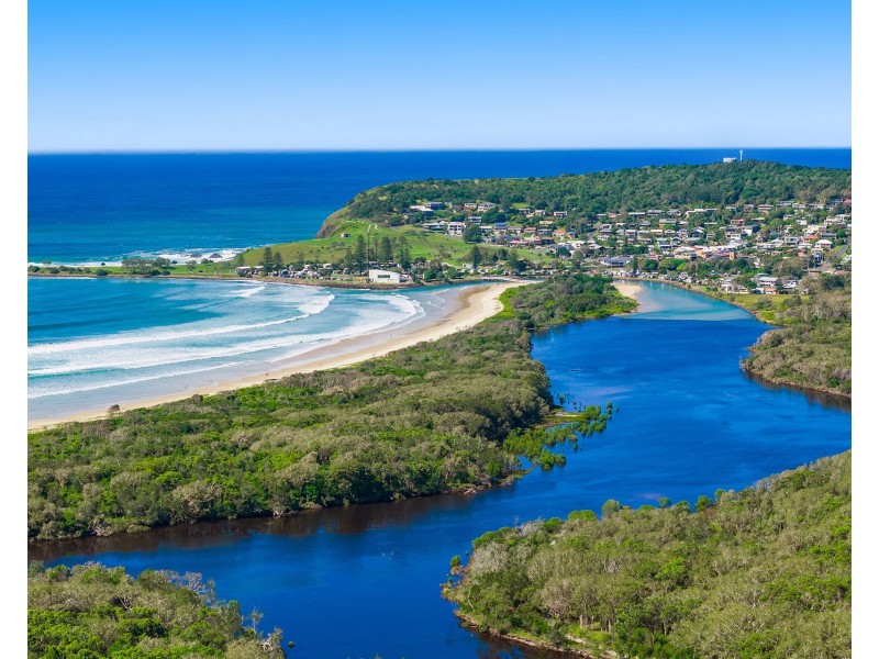 175 Loftus Road, Crescent Head NSW 2440