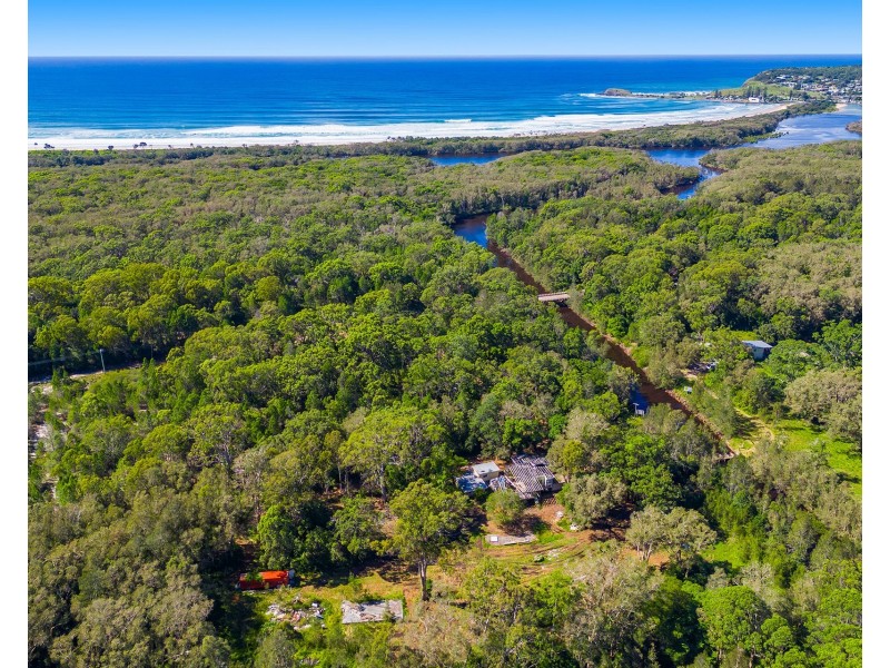 175 Loftus Road, Crescent Head NSW 2440