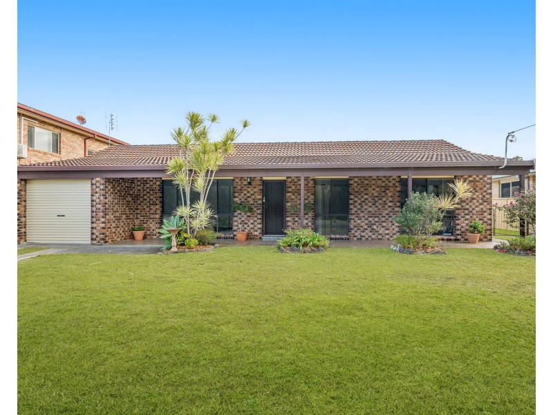 16 Belmore Street, Crescent Head NSW 2440