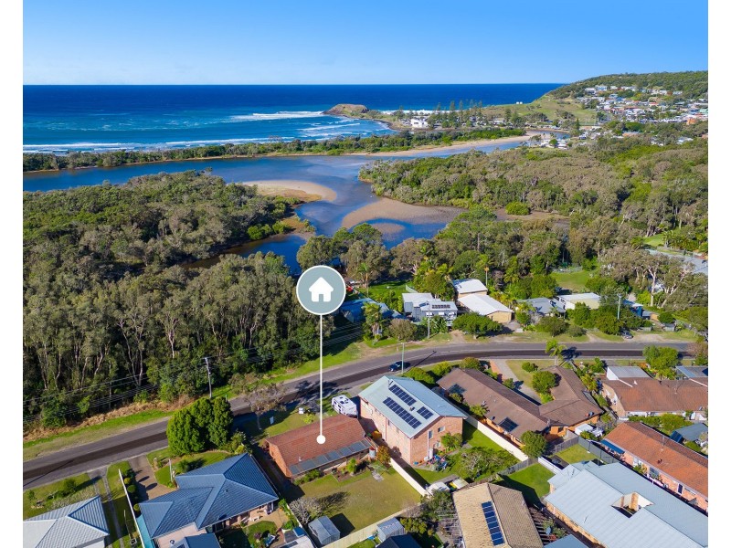 16 Belmore Street, Crescent Head NSW 2440