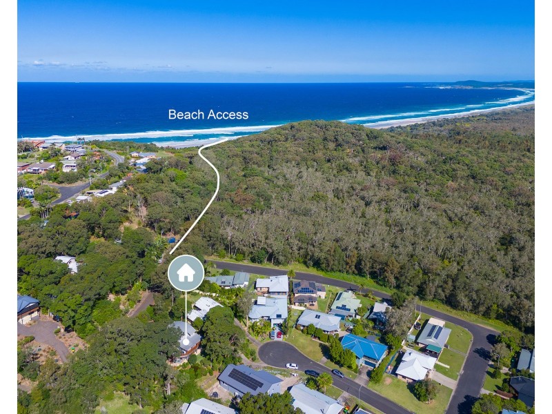 4 Terence Brassell Place, Crescent Head NSW 2440