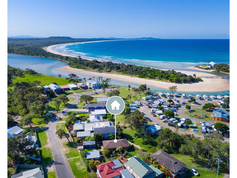 1  Willow Street, Crescent Head NSW 2440