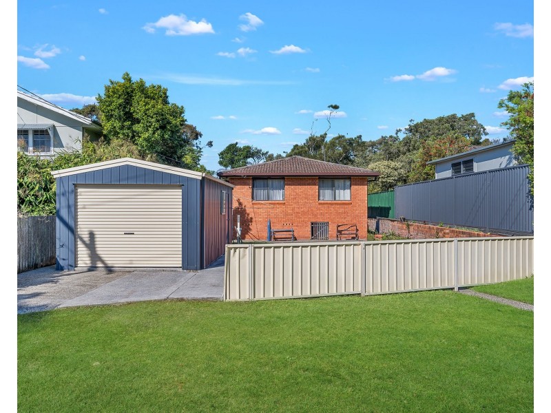 1  Willow Street, Crescent Head NSW 2440