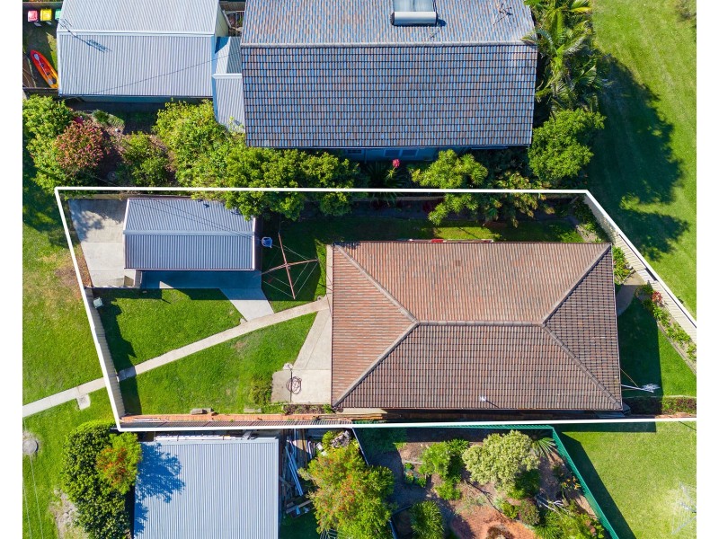 1  Willow Street, Crescent Head NSW 2440