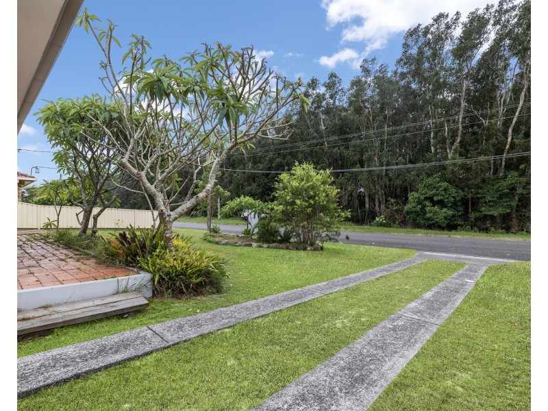 20 Belmore Street, Crescent Head NSW 2440