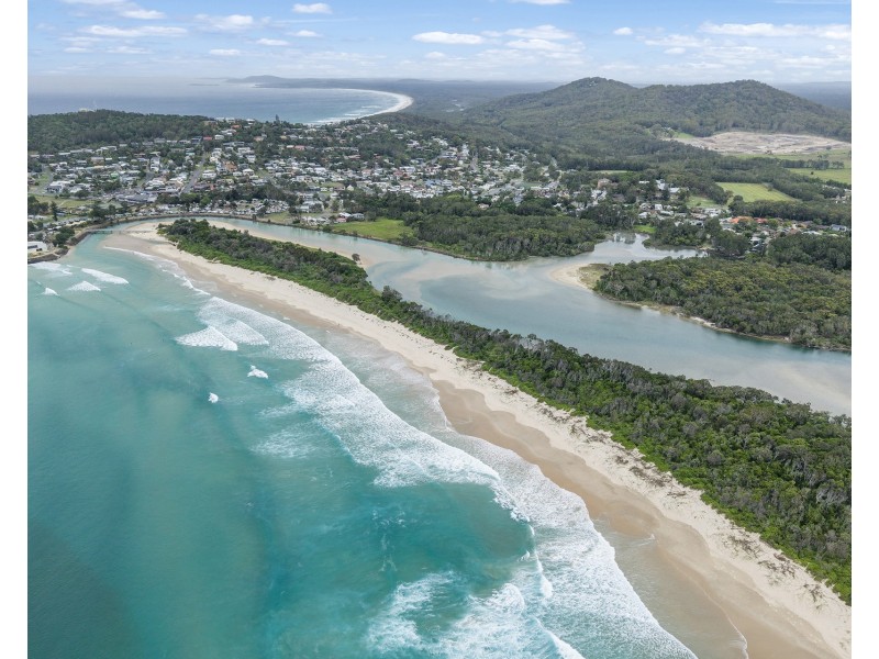 20 Belmore Street, Crescent Head NSW 2440