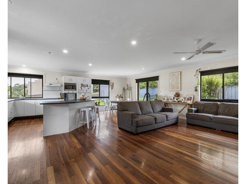 12 Charles Parry Street, Crescent Head NSW 2440