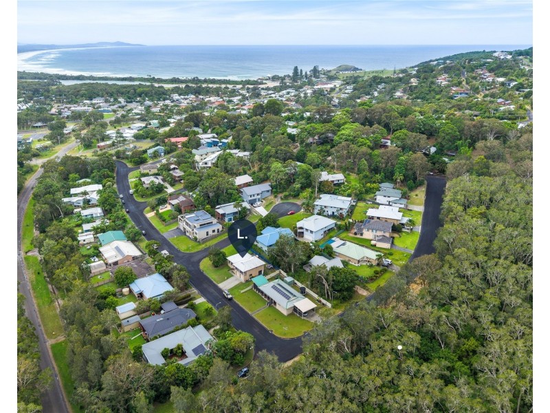 12 Charles Parry Street, Crescent Head NSW 2440
