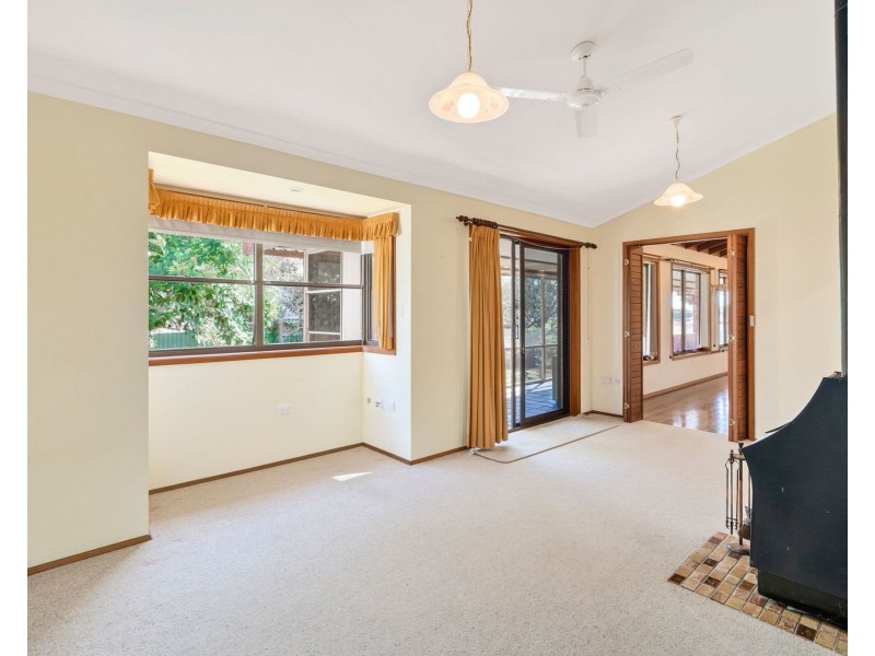 5 Ronald Robinson Place, East Kempsey NSW 2440