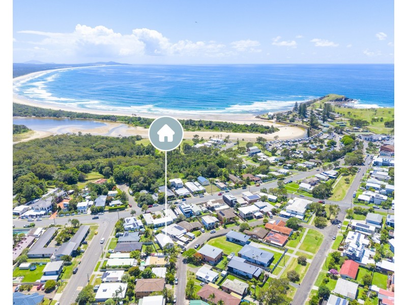11 Walker Street, Crescent Head NSW 2440
