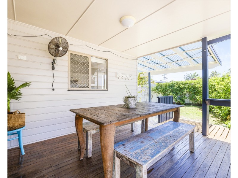 11 Walker Street, Crescent Head NSW 2440