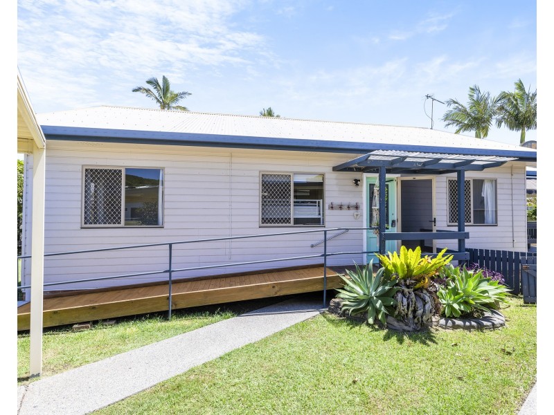 11 Walker Street, Crescent Head NSW 2440
