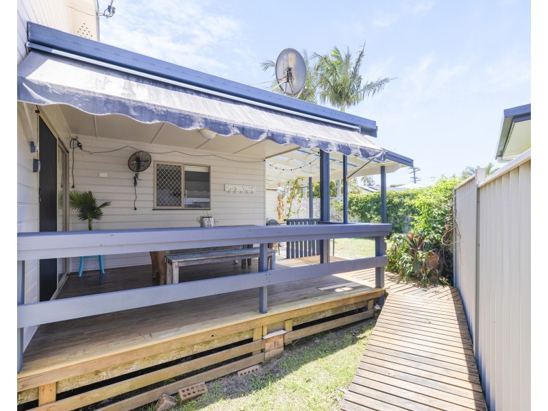 11 Walker Street, Crescent Head NSW 2440
