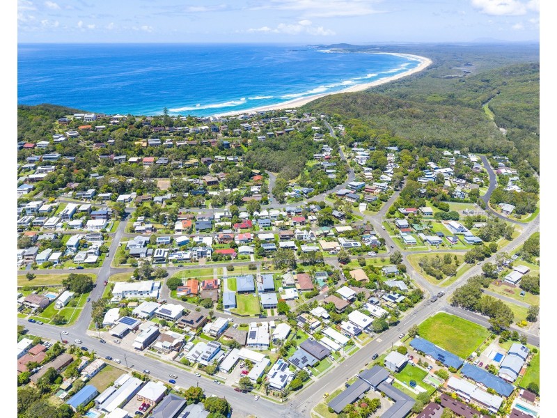 11 Walker Street, Crescent Head NSW 2440